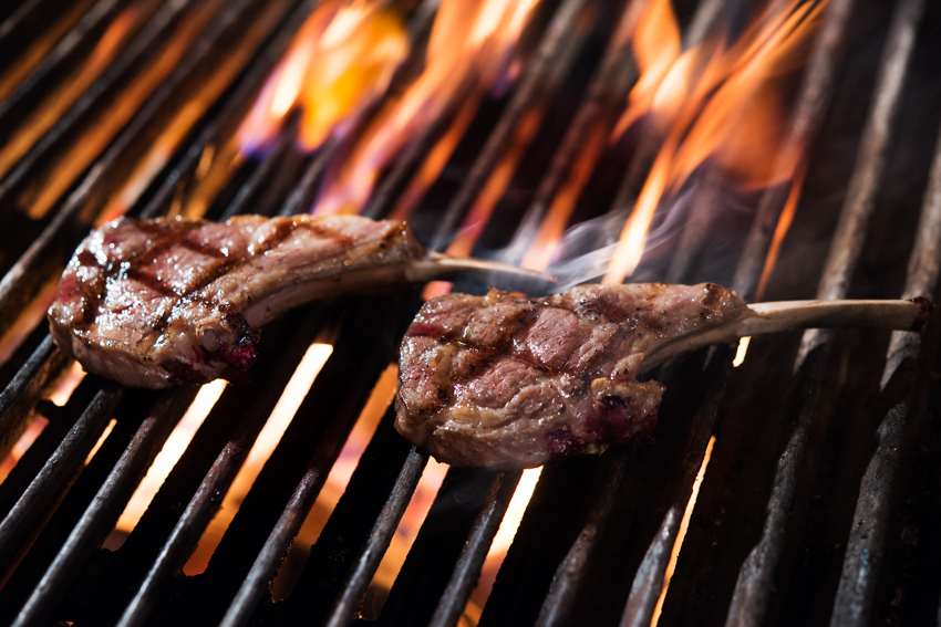 ラム肉で絶品バーベキュー!おすすめ部位と下ごしらえのコツ